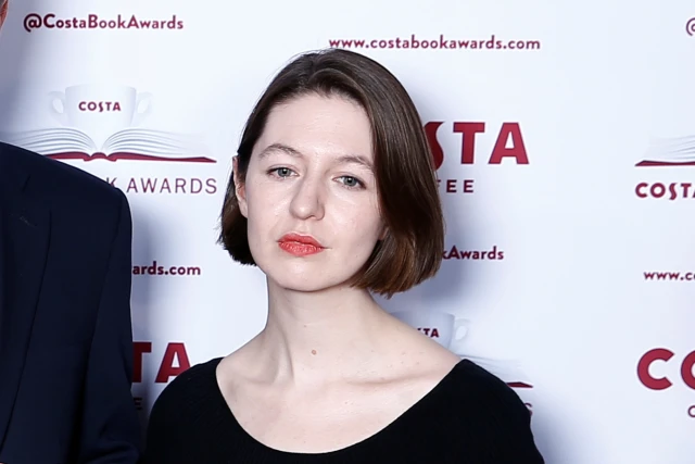 File photo: Author Sally Rooney poses at the 2018 Costa Book Awards in London, January 29, 2019. (Photo: Henry Nicholls/Reuters)