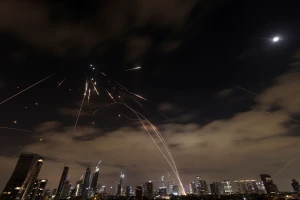 Missiles launched from Iran are intercepted as seen from Tel Aviv, Israel, June 16, 2025. REUTERS/Ronen Zvulun