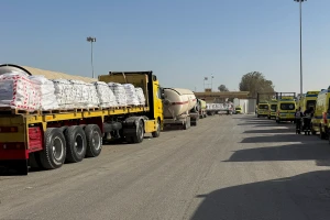 Trucks carrying aid line up next to Egyptian ambulances before transporting supplies into the Gaza Strip through the Rafah border crossing on the Egyptian side, following the first day of Israel reopening the border for pedestrian movement, in Rafah, Egypt, February 2, 2026. Photo: Reuters Connect