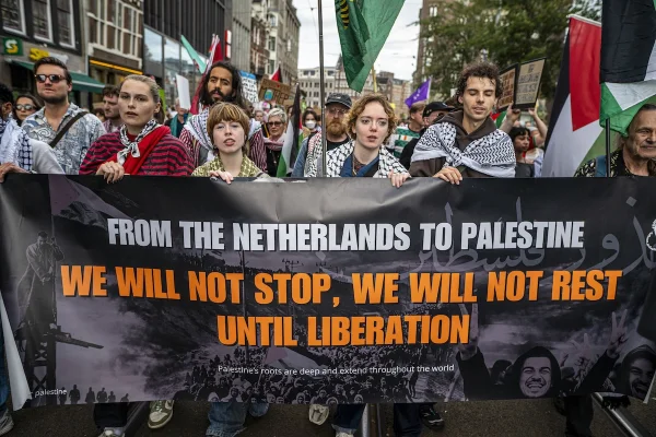 Dutch Jewish leader condemns settlement ban, laments growing antisemitism