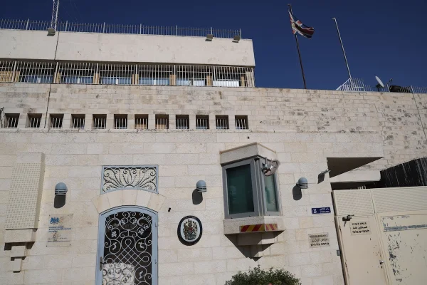 UK reportedly threatens to expel 27 Israeli diplomats if Israel closes Britain's Jerusalem consulate