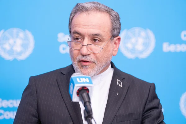Iranian foreign minister says country ‘waiting for US response’ to latest proposal to open Hormuz, end war