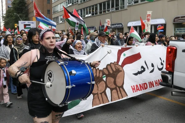 Toronto rallies mark Oct 7 anniversary with pro-Gaza, pro-Israel demonstrations