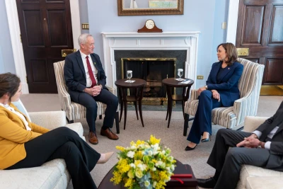Benny Gantz meeting Vice President Kamala Harris in the white house on March 4, 2024 (Vice President Kamala Harris/X)