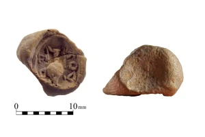 The clay token discovered at the Temple mount sifting project (Photo: The Temple mount sifting project page on Social media).