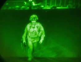 Last American soldier leaving Afghanistan (Photo: Official Pentagon Twitter feed)