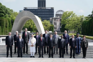 World leaders pose for a photograph during a wreath-laying ceremony in the Peace Memorial Park as a part of the G7 leaders' summit in Hiroshima, Japan, May 21, 2023. (Photo: Ministry of Foreign Affairs of Japan/HANDOUT via REUTERS