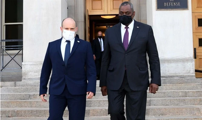 Israeli Prime Minister Naftali Bennett and US Secretary of Defense Lloyd Austin (Photo: Avi Ohayon/GPO)