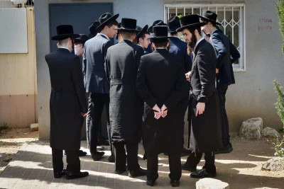 Ultra-Orthodox Jews arrive to the IDF Recruitment Center at Tel Hashomer, in central Israel, March 28, 2024. (Photo: Avshalom Sassoni/Flash90)
