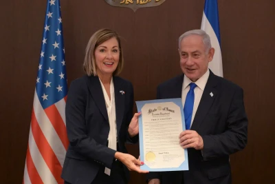 Prime Minister Benjamin Netanyahu meets with Iowa Governor Kim Reynolds, June 28, 2023 (Photo: Amos Ben-Gershom/GPO)
