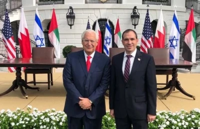 Aryeh Lightstone (R) with then-U.S. Ambassador to Israel David Friedman at the signing of the Abraham Accords (Photo: Amb. Tom Nides/Twitter)