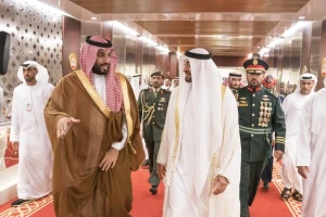 Crown Prince Mohammed bin Salman meets Abu Dhabi Crown Prince Mohammed bin Zayed on his arrival in the UAE. (Saudi foreign ministry)