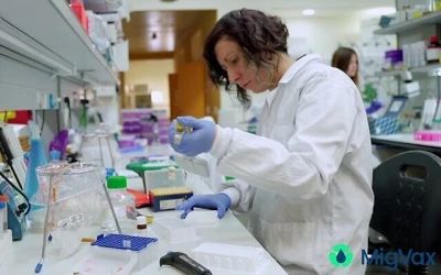 Lab technician working on the Israeli MigVax oral Covid-19 vaccine (Photo: MigVax)