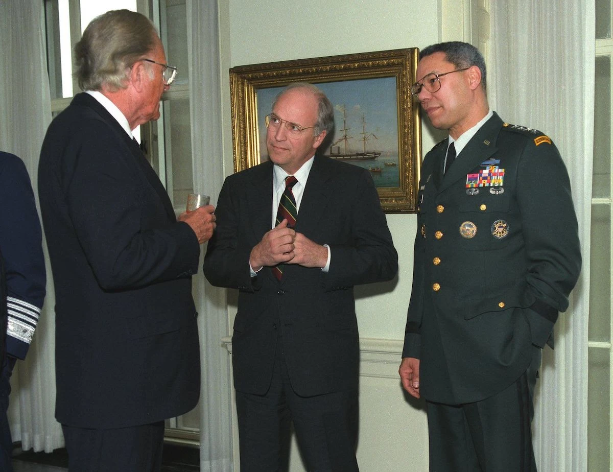 American Evangelist Billy Graham meets with General Colin Powell and Defense Secretary Dick Cheney during liberation of Kuwait in January 1991. (Photo credit: Franklin Graham Twitter feed)