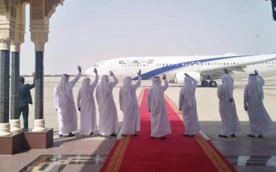 UAE delegates wave to El Al plane at the end of Israel-UAE normalization talks in Abu Dhabi, September 1, 2020. (El Al Spokesperson's Office)
