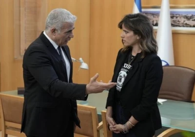 Israeli Foreign Minister Yair Lapid and Noa Tishby (Photo: Yair Lapid/Twitter)