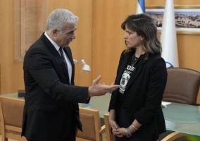 Israeli Foreign Minister Yair Lapid and Noa Tishby (Photo: Yair Lapid/Twitter)