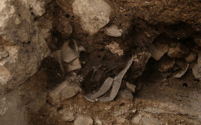 Remains of destruction discovered in previous excavations at the ruins of the first Temple-era wall that protected Jerusalem’s eastern side. (Photo: Eliyahu Yanai/City of David Archive)
