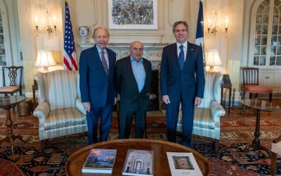 US Secretary of State Antony Blinken (right) meets with Natan Sharansky (center) and former US Senator Joe Lieberman in Washington on July 21, 2021. (Photo: Ron Przysucha/State Department)