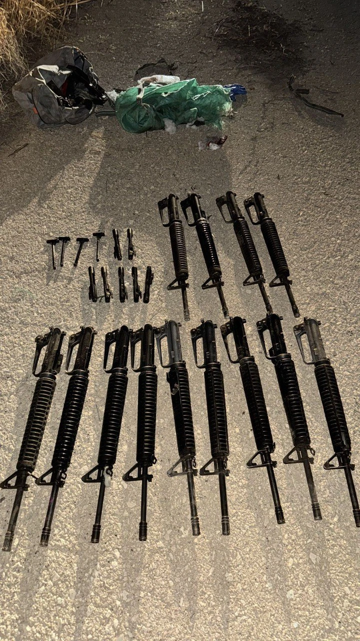 Confiscated M-16 rifle parts from raid in Jordan Valley.
Photo: IDF Spokesperson's Office.