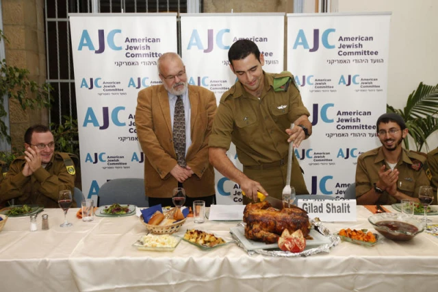 American soldiers doing Israeli army service enjoy a Thanksgiving meal dinner organized by the American Jewish committee in Jerusalem. November 25, 2010. Photo by Miriam Alster/FLASH90