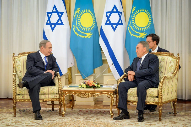 Prime Minister Benjamin Netanyahu meets with Kazakhstan President Nursultan Nazarbayev, at the President's Palace, on December 14, 2016. Photo by Haim Zach / GPO.