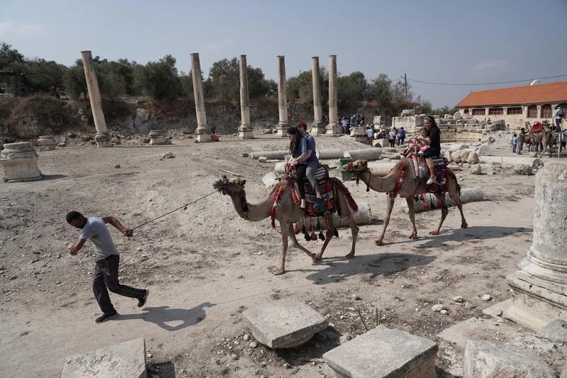 Israelis visit the site of the ancient village of Sebastia near the West Bank city of Nablus, on April 22, 2019, during the Jewish holiday of Sukkot. The ancient town of Sebastia is one of the greatest archaeological sites of the Holy Land, attracting tourists and pilgrims over the centuries with its overlapping layers of history dating back 3,000 years. Photo by Hillel Maeir/Flash90