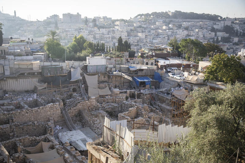 The Givati Parking Lot excavation grounds next to the City of David National Park, and the Palestinian village of Silwan, and across the street from the Old City walls surrounding the Al Aqsa mosque compound, known as Haram al-Sharif for Muslims, an the Temple Mount for Jews. July 28, 2019. Photo by Hadas Parush/Flash90