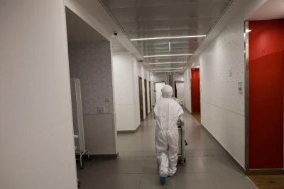 Mayanei Hayeshua Medical team at the coronavirus unit, in Mayanei Hayeshua Medical Center, Bnei Brak, Israel, April 27, 2020. Photo by Nati Shohat/Flash90