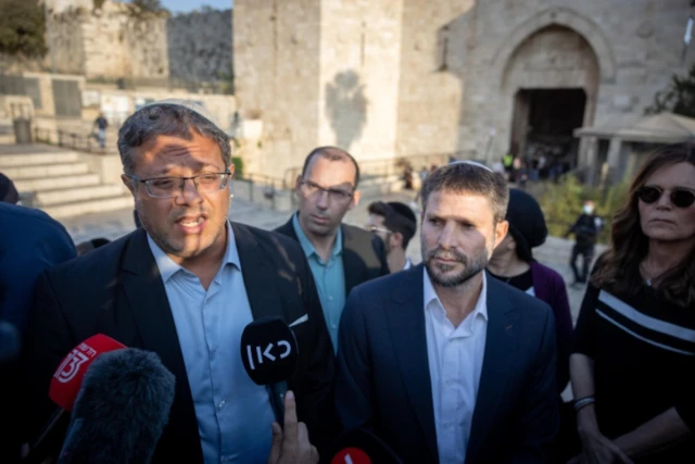 MK's Bezalel Smotrich, Itamar Ben Gvir and MK's from the Religious Zionism party visit at Damascus Gate in Jerusalem Old city on October 20, 2021 (Photo: Yonatan Sindel/Flash90).