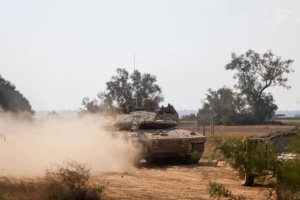 IDF tanks (Photo: Chaim Goldberg/Flash90).