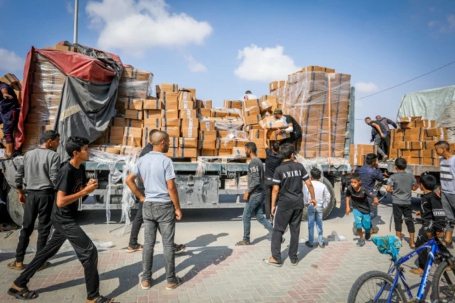 Trucks with Humanitarian aid arrive at the Palestinian side of the Rafah border crossing with Egypt, in the southern Gaza Strip, on November 2, 2023 (Photo: Abed Rahim Khatib/Flash90).