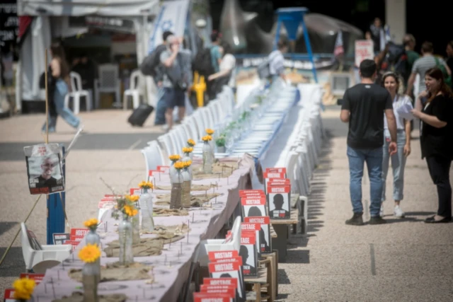 The "Hostage Square" in Tel Aviv, April 7, 2024 (Photo: Miriam Alster/FLASH90).