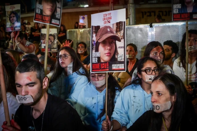 Relatives of Israelis held hostage in the Gaza Strip and supporters protest calling for their release outside Hakirya Base in Tel Aviv, April 23, 2024 (Photo: Avshalom Sassoni/Flash90).