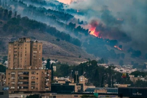 View of a large fire caused from rockets fired from Lebanon, in the northern Israeli town of Kiryat Shmona, June 3, 2024 (Photo: Ayal Margolin/Flash90).