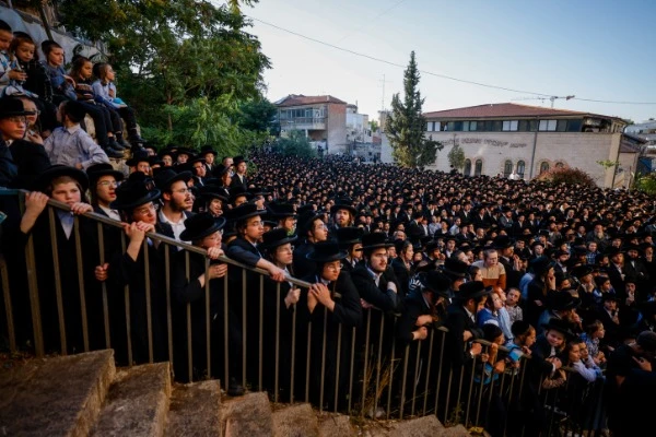 Thousands of ultra-Orthodox jews attend a rally against the recruitment of Ultra orthodox Jews to the IDF, in the Ultra orthodox neighborhood of Mea Shearim, Jerusalem, June 30, 2024 (Photo: Chaim Goldberg/Flash90).