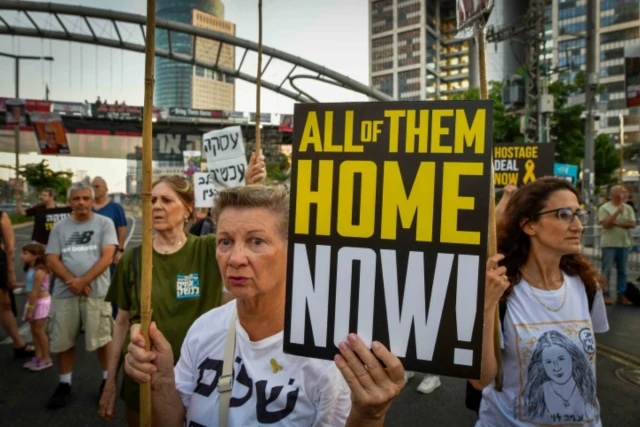 Demonstrators protest for the release of Israelis held hostage in the Gaza Strip, outside Hakirya Base in Tel Aviv, July 22, 2024 (Photo: Avshalom Sassoni/Flash90).