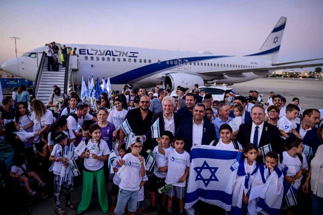 New immigrants from France arrive on a special " Aliyah Flight" at the Ben Gurion airport in central Israel on August 1, 2024. Photo by Tomer Neuberg/Flash90