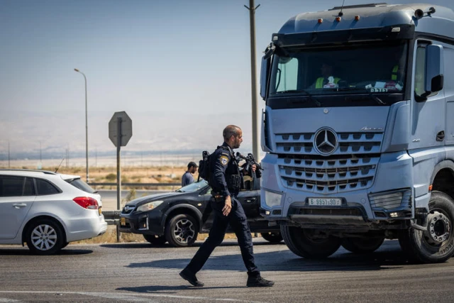 Israeli security forces near the scene where three Israelis were killed in a terror shooting attack at Allenby bridge, a crossing between West Bank and Jordan, September 8, 2024. Photo by Yonatan Sindel/Flash90