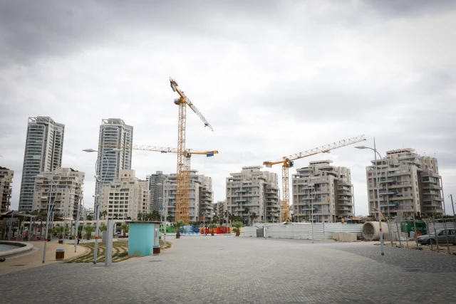 New residential buildings in the southern Israeli town of Ashdod. November 25, 2024. Photo by David Cohen FLASH90