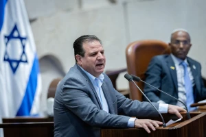 Ayman Odeh seen during a plenum session in the Israeli parliament. December 18, 2024. Photo by Chaim Goldberg/Flash90