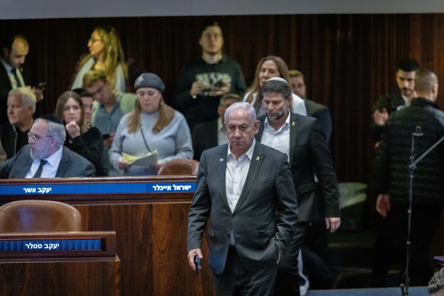 A vote at the assembly hall of the Israeli parliament in Jerusalem, on December 31, 2024. Photo by Chaim Goldberg/Flash90
