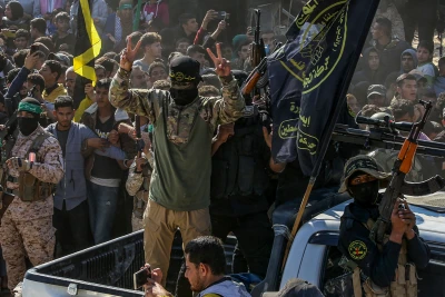 Hamas, Islamic Jihad and thousands of People outside the house of Sinwar in Khan Younis, where two Israeli hostages and 5 Thai hostages were released to the Red Cross as part of a deal between Israel and Hamas, January 30, 2025. Photo by Abed Rahim Khatib/Flash90