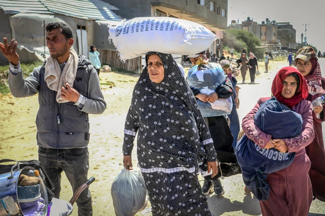 Palestinians flee Rafah to Khan Yunis after the Israeli army ordered the evacuation of Rafah in the southern Gaza Strip. Photo by Abed Rahim Khatib/FLASH90