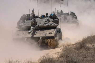 Israeli tanks seen on the Israeli border with the Gaza Strip, southern Israel, May 20, 2025. Photo by Jamal Awad/Flash90