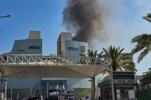 Smoke rises from the scene where a ballistic missile fired from Iran hit and caused damage at the Soroka Medical Center in Be'er Sheva, June 19, 2025. Photo by Dudu Greenspan/Flash90