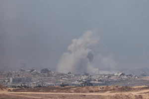 Smoke rises from an Israeli military operation in the northern Gaza Strip, as it seen from the Israeli side of the border, July 27, 2025. Photo by Jamal Awad/Flash90