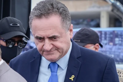 Israeli minister of Defense Yisrael Katz attends a ceremony held when demolishing residential buildings which were hit in an Iranian missile attack in the central Israeli city of Holon last month, July 28, 2025. Photo by Avshalom Sassoni/FLASH90