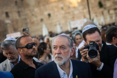 US Ambassador to Israel Mike Huckabee visits at the Western Wall in Jerusalem’s Old City, at the end of Tisha B’Av, August 3, 2025. Photo by Chaim Goldberg/Flash90