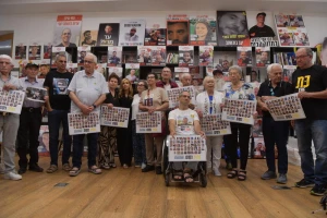 Families of hostages held in the Gaza Strip and former hostages meet with Holocaust survivors at Hostage Square in Tel Aviv, August 5, 2025. Photo by Avshalom Sassoni/Flash90